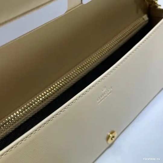 First bag ru Wallet Chain Gucci 0619